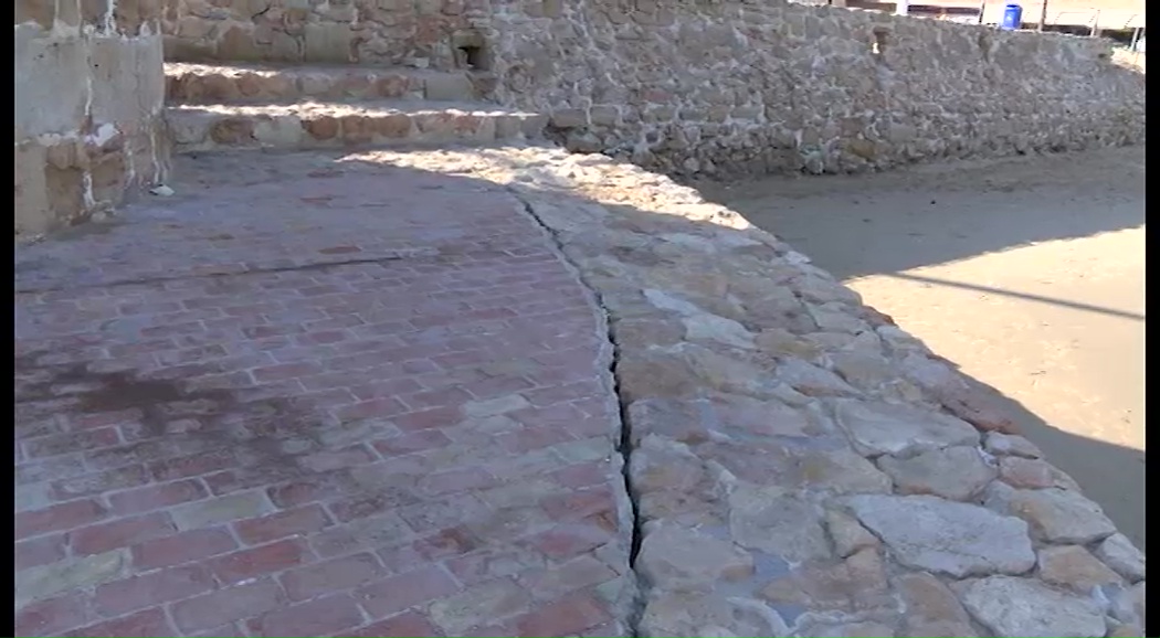 Imagen de Grietas más grandes en la Torre del Embarcadero de La Mata