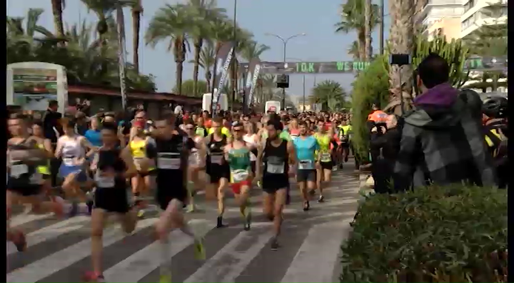 Imagen de Más de 1.000 atletas se dan cita en la Media Maratón de Torrevieja en su XXIV edición