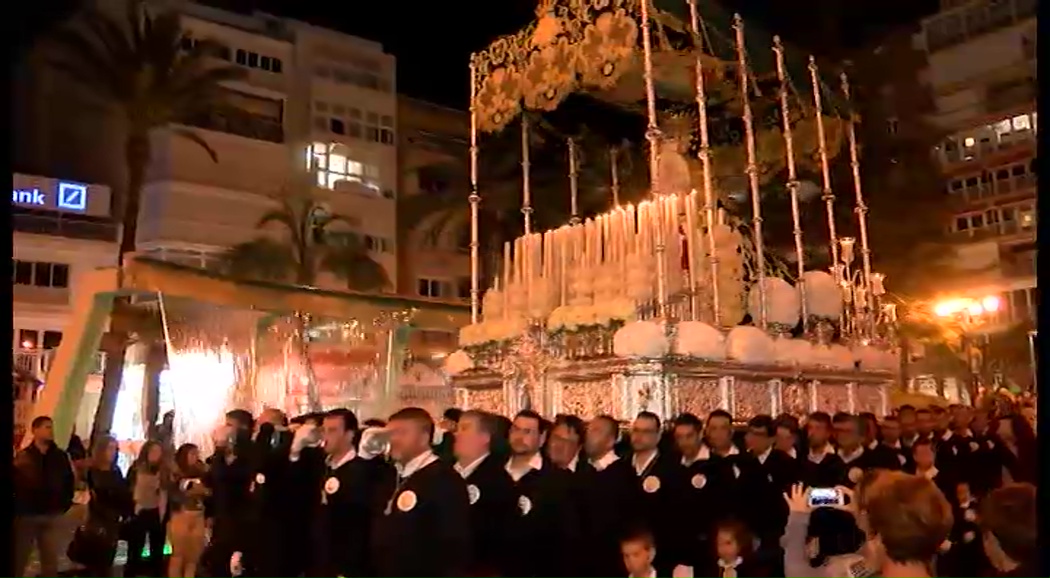 Imagen de La plaza de Oriente, punto de partida de la Semana Santa torrevejense