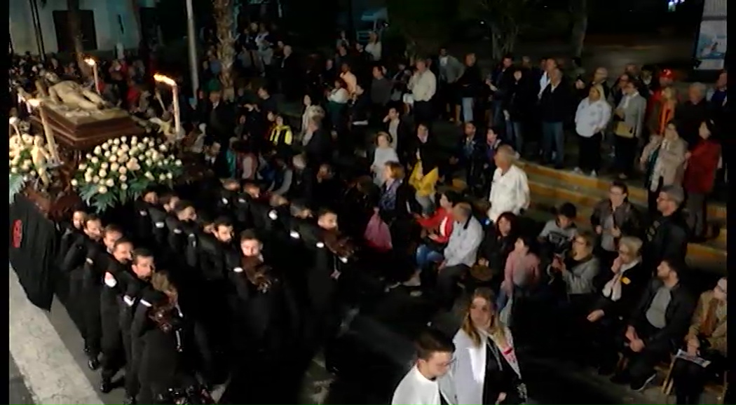 Imagen de 18 pasos salieron a la calles en la procesión del Santo Entierro de Cristo