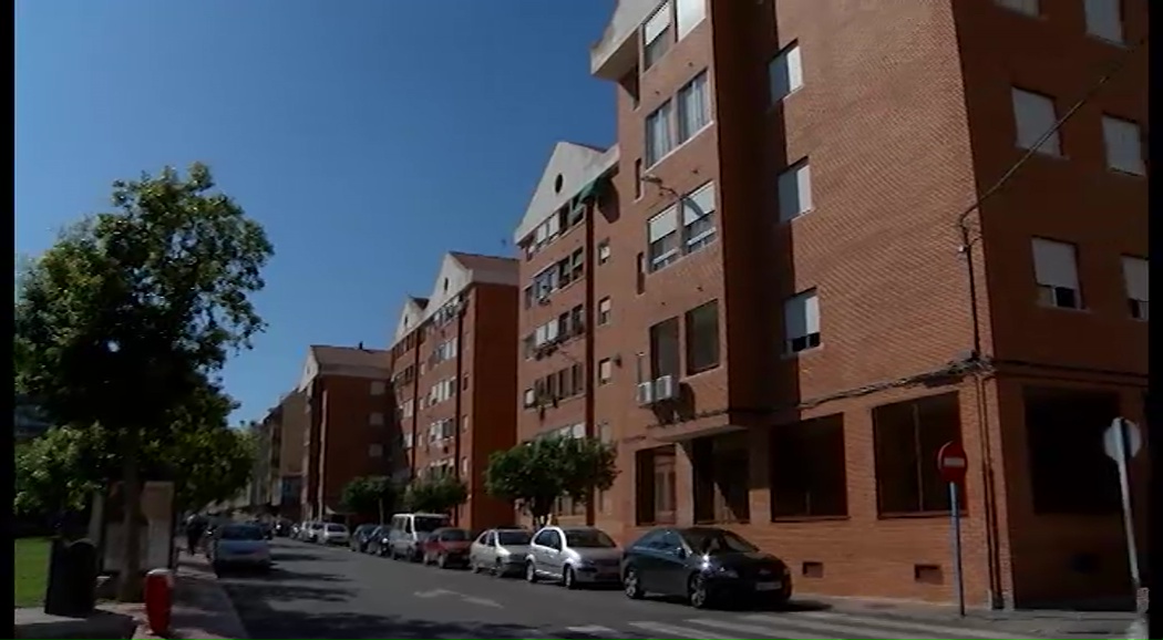 Imagen de El EIGE inicia en Torrevieja la regularización de viviendas públicas ocupadas