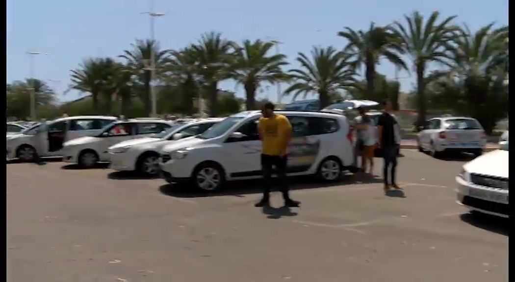 Imagen de El sector del taxi en Torrevieja se une a la protesta contra la proliferación de licencias VTC