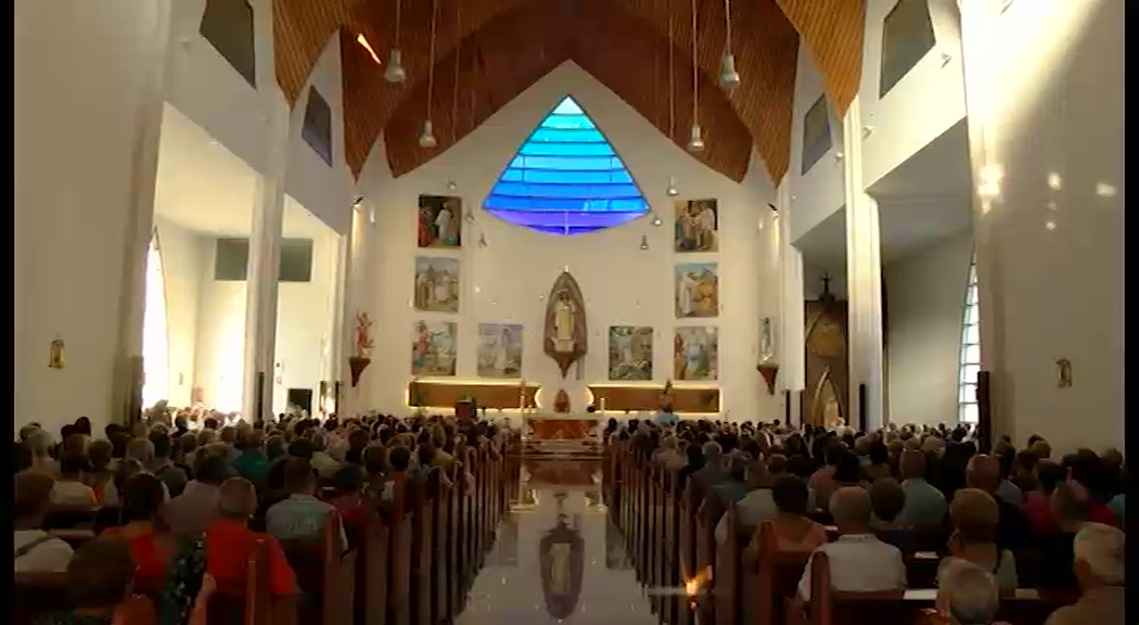 Imagen de Torrevieja recuerda a los pescadores difuntos en la ofrenda floral de la Virgen del Carmen