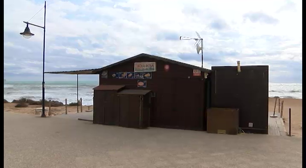 Imagen de El propietario de un chiringuito de playa clausurado denuncia al ayuntamiento en el Juzgado