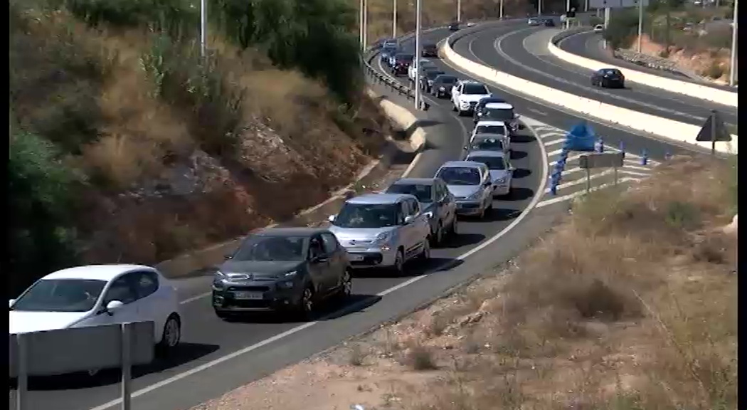 Imagen de Comienza la operación del puente 15 de agosto con retenciones en los accesos a Torrevieja