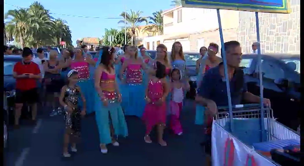 Imagen de Las calles del barrio de San Roque acogieron el Carnaval del Verano