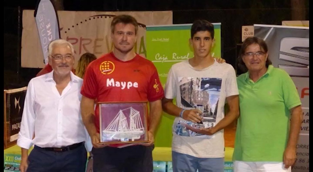 Imagen de Carlos Cuenca y Daria Mshina triunfan en el Ciudad de Torrevieja de Tenis