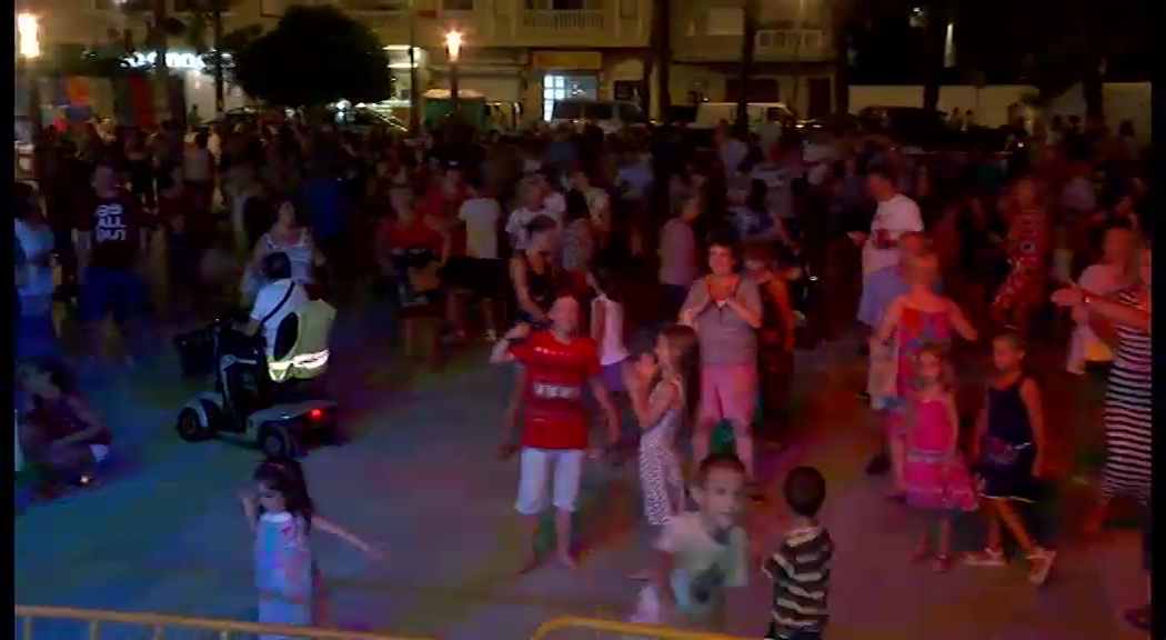 Imagen de La música y la fiesta se hacen con la Plaza Encarnación Puchol de la Mata