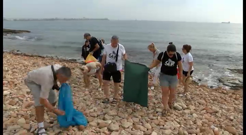 Imagen de Salvemos Lo Ferrís se une a un proyecto nacional para liberar la costa de residuos
