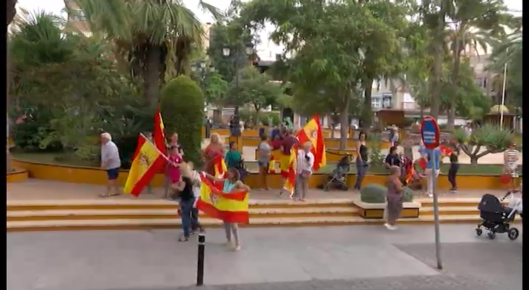 Imagen de La Plaza de la Constitución se llena de personas a favor de 