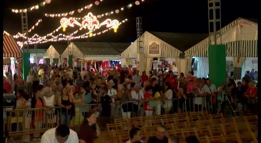 Imagen de Cientos de personas se acercan a la Feria de Sevillanas en su último fin de semana de fiesta