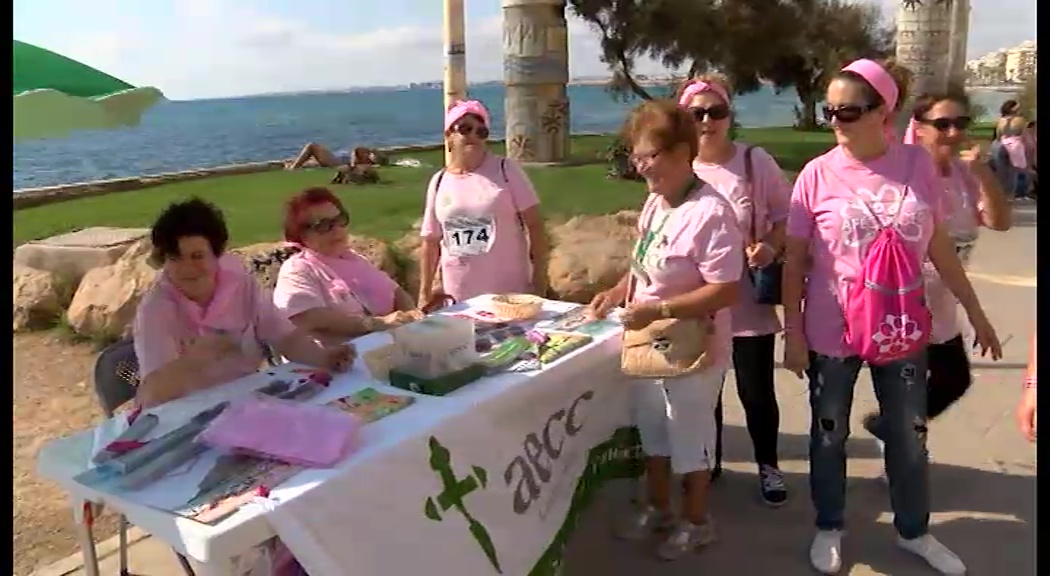 Imagen de Una marea rosa se une a la conmemoración del Día Mundial contra el cáncer de mama