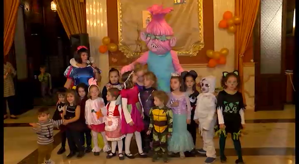 Imagen de El casino da la bienvenida al otoño con el baile infantil 