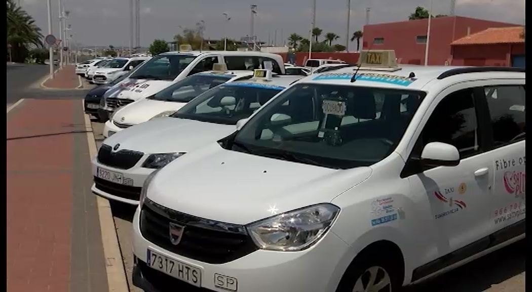 Imagen de La Asociación radio taxi Torrevieja se unirá al Paro general convocado para este 29 de noviembre