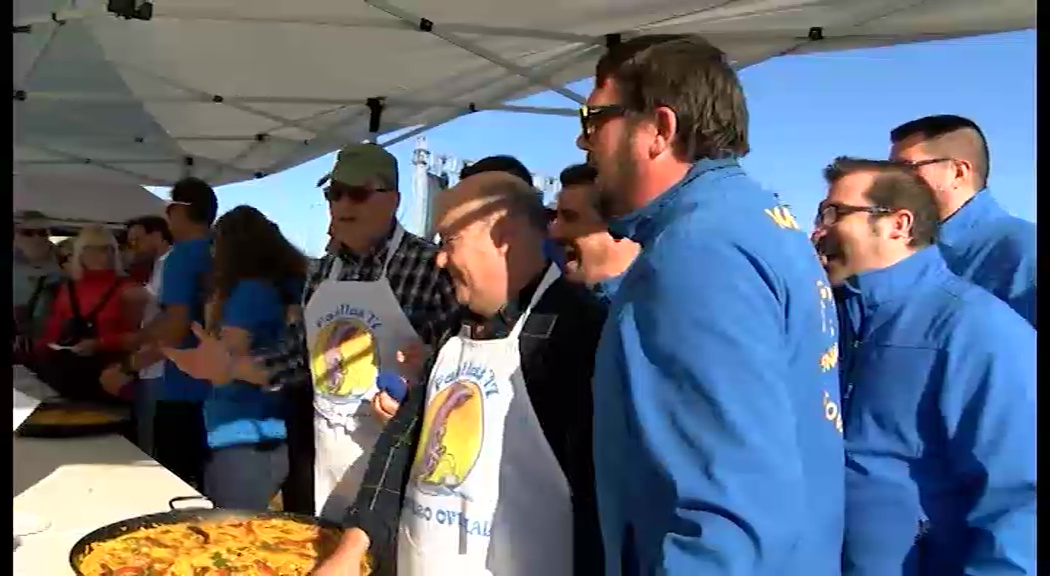 Imagen de Miles de personas se reúnen en torno al Concurso de Paellas de Torrevieja