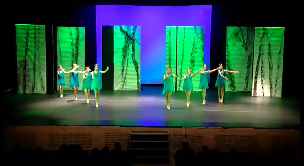 Imagen de El centro de danza Lola Morales y Arantxa Blanco celebra la Navidad con «Una historia del Olimpo»