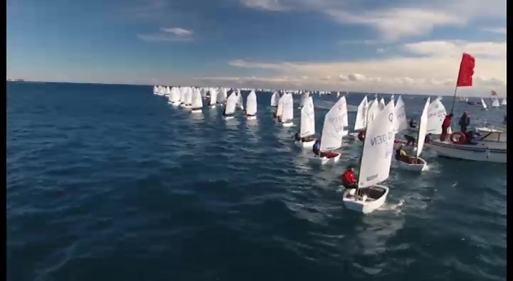 Imagen de El italiano Marco Gradoni y la española María Perelló, reyes del XI Trofeo Optimist Torrevieja