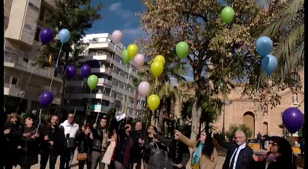 Imagen de Torrevieja se suma al Día Mundial contra el cáncer