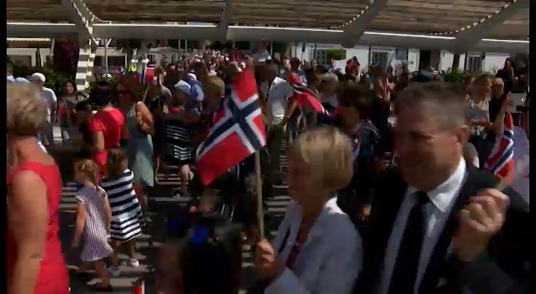 Imagen de Centenares de noruegos participan en la celebración del Día de Noruega