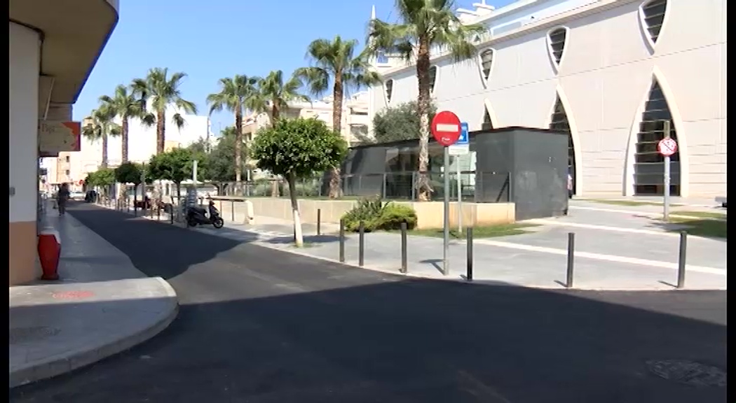 Imagen de Se reabre al tráfico las calles aledañas a la Plaza de Oriente tras el fin de obra