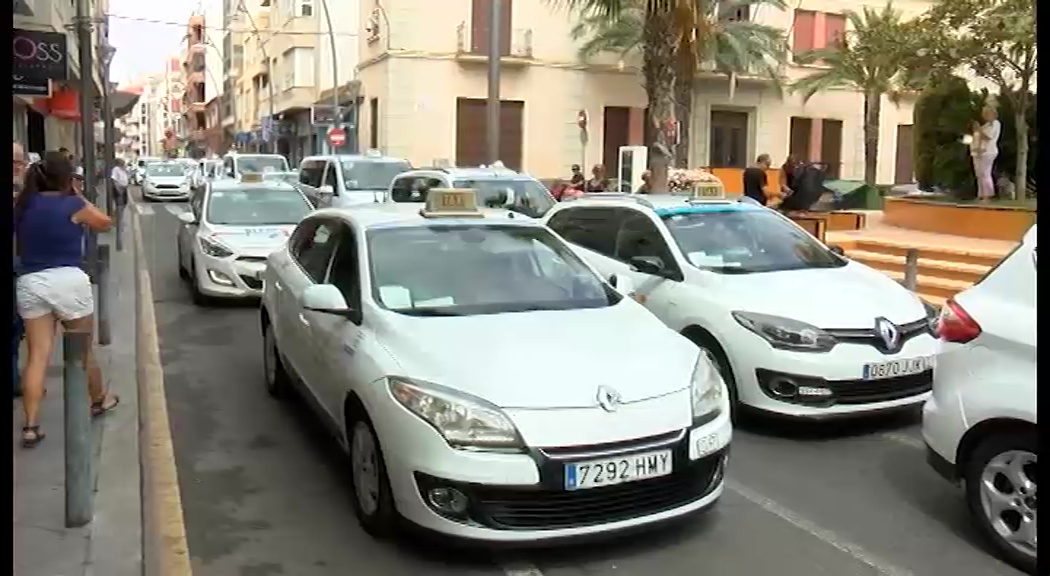 Imagen de Nueva huelga de taxistas en Torrevieja para luchar contra el «intrusismo» en el sector