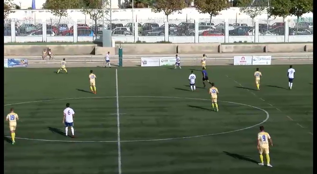 Imagen de Victoria del Torrevieja ante el Redován en el Nelson Mandela