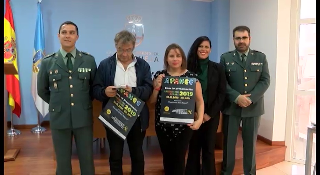 Imagen de La Guardia Civil colabora con el nuevo calendario solidario de Apanee para 2019