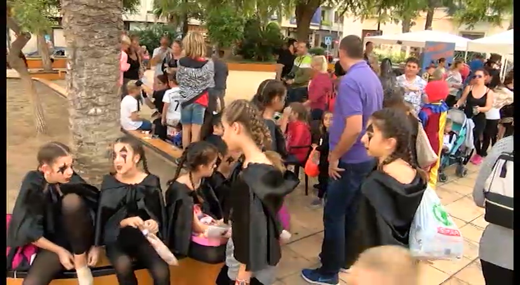 Imagen de Torrevieja celebra Halloween con desfile zombie y túnel del terror