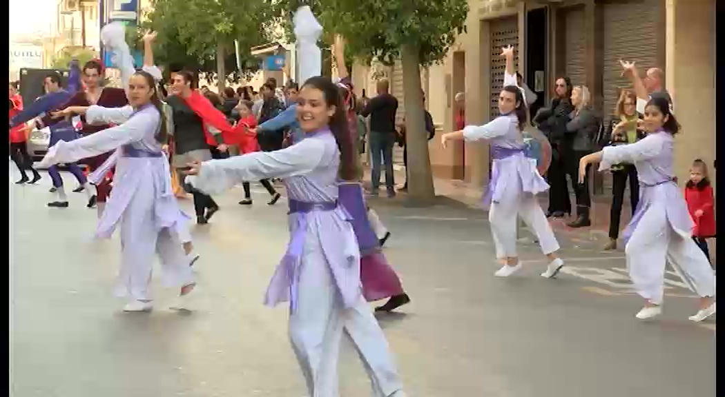 Imagen de Un desfile mágico en el centro de Torrevieja
