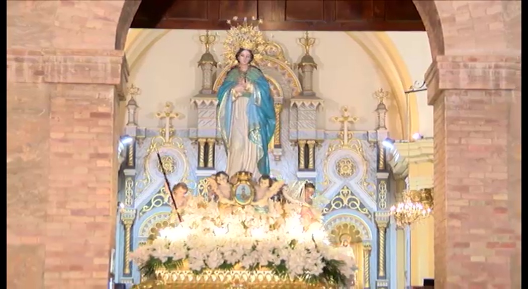 Imagen de Torrevieja vive con devoción la procesión en honor a la Purísima