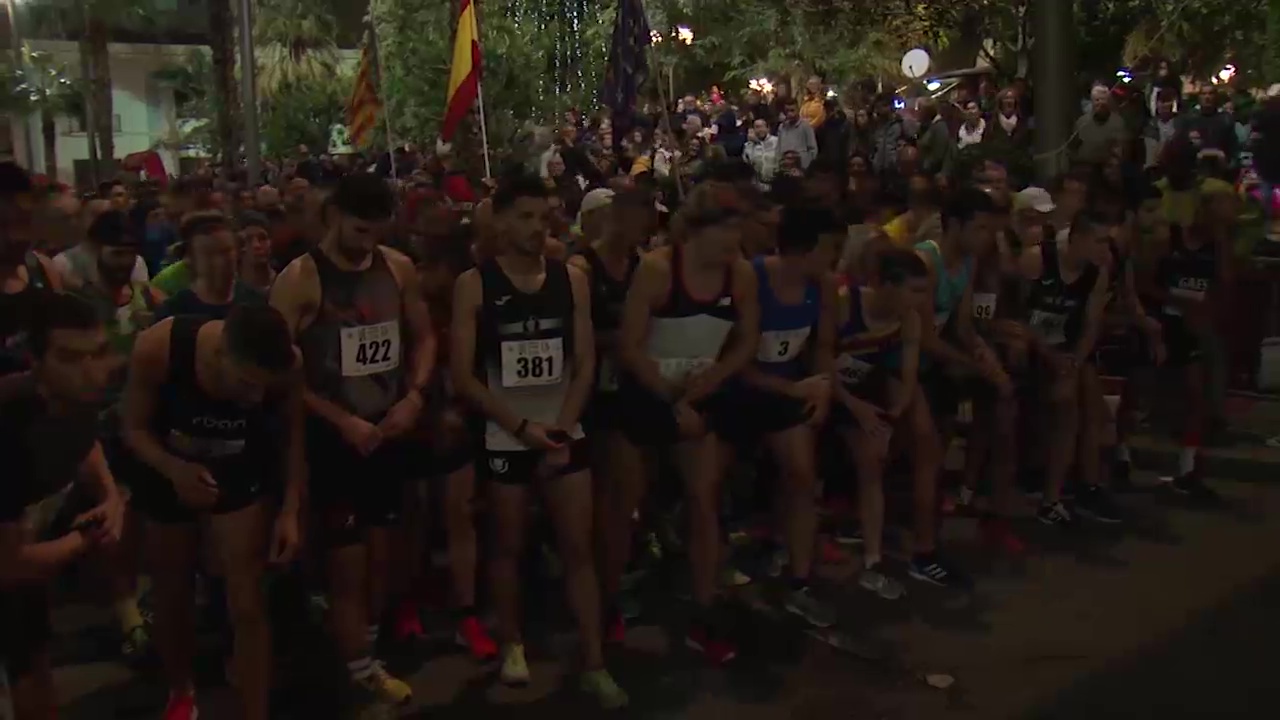 Imagen de 500 personas participan en la VI Carrera Nocturna La Purísima-Torrevieja Salud