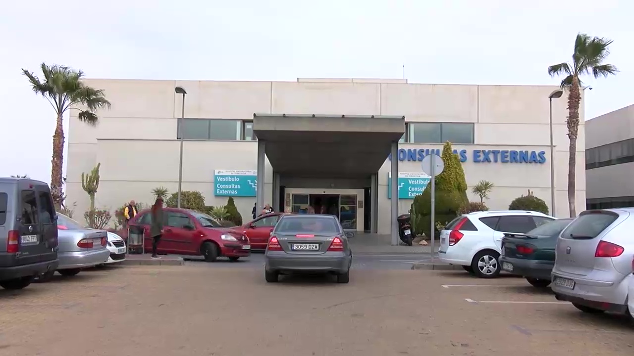 Imagen de Los Hijos de la Inmaculada donan una imagen de La Purísima al Hospital de Torrevieja