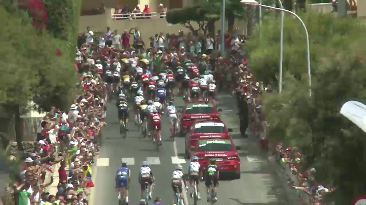 Imagen de La salida de la Vuelta Ciclista 2019 se realizará desde una de las montañas de sal de Torrevieja