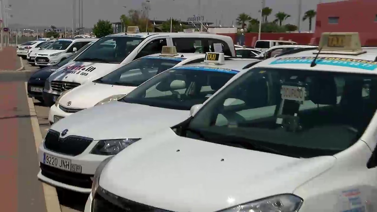 Imagen de Torrevieja y Orihuela volverán a compartir el servicio de taxis en la época estival