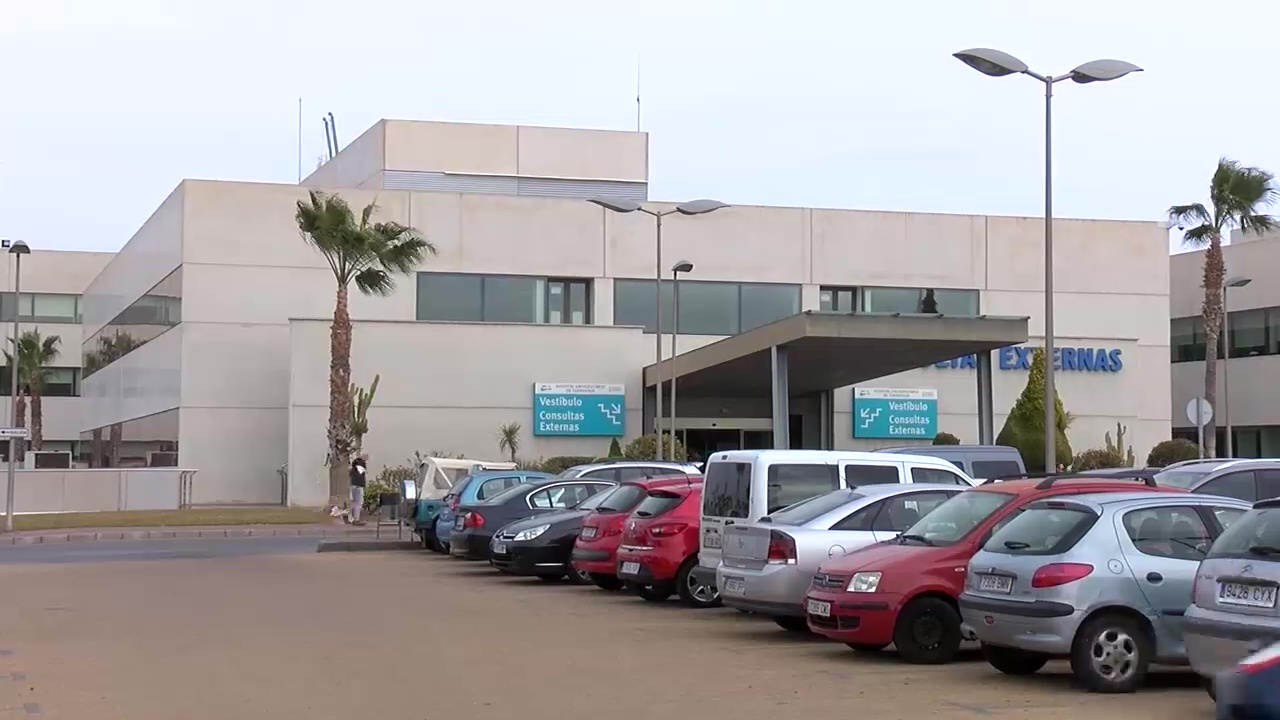 Imagen de El Hospital de Torrevieja realizará revisiones de la voz con motivo del Día Mundial de la Voz