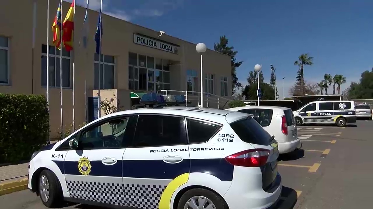 Imagen de El arrendamiento de vehículos para la policía local queda desierto