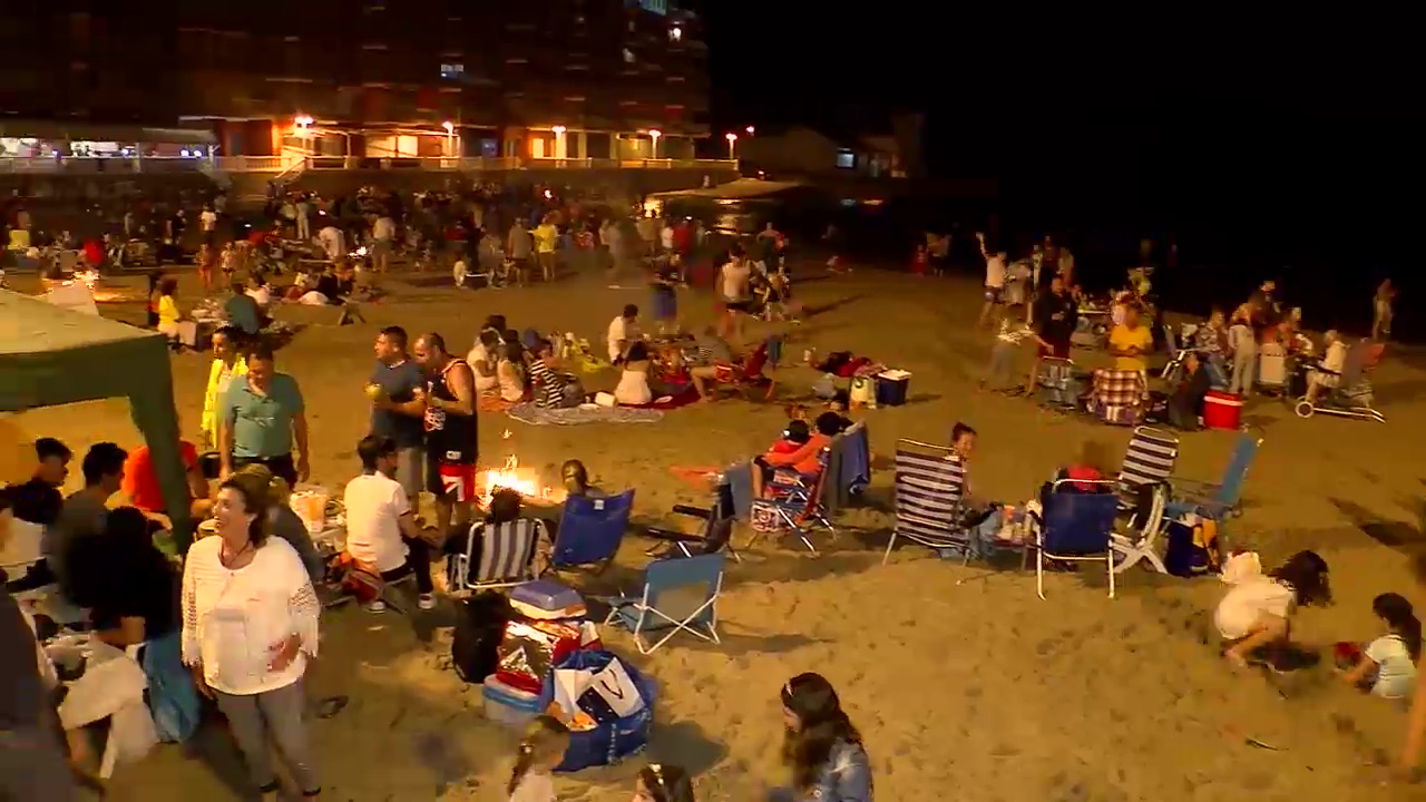 Imagen de Una noche de San Juan en la playa rodeada de polémica