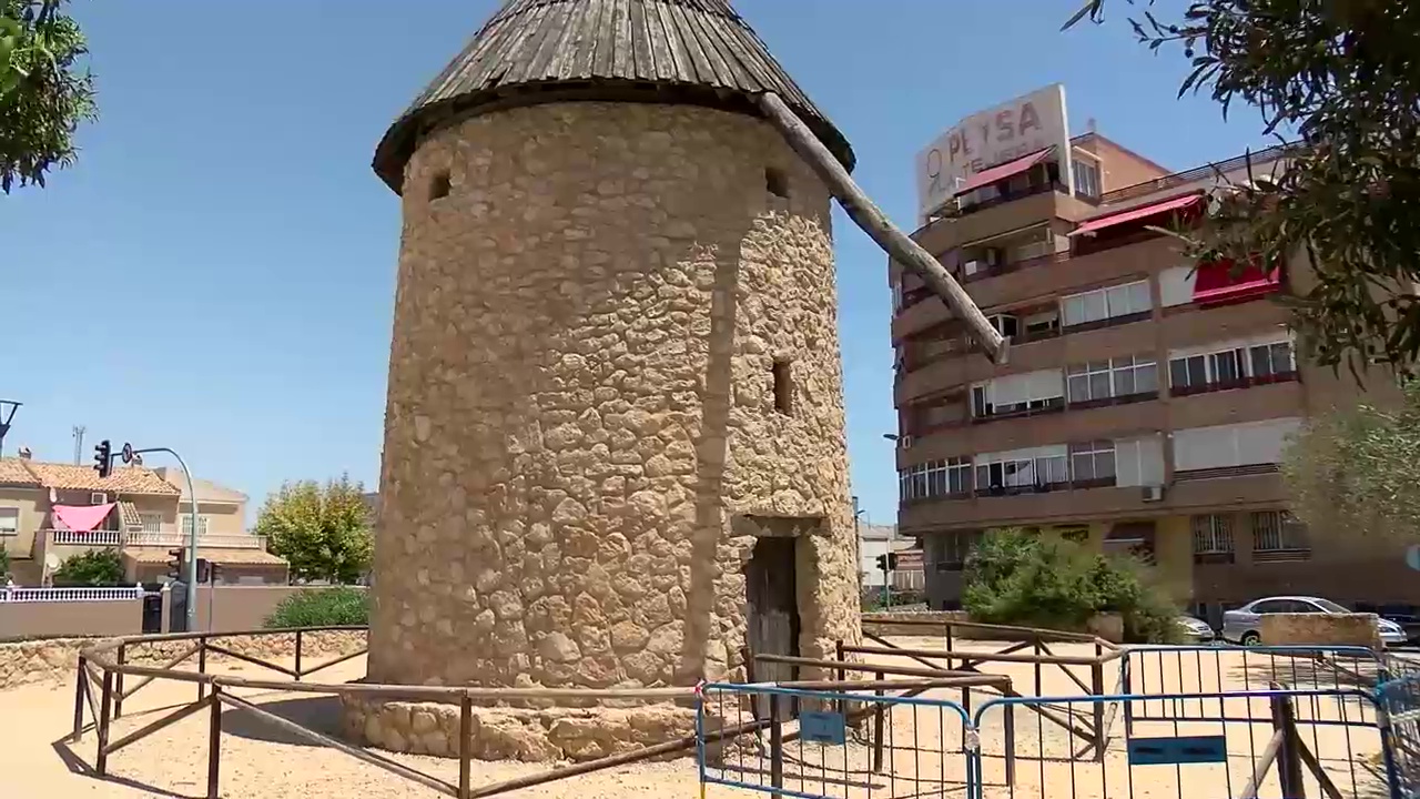 Imagen de Se quiebra el eje y las aspas de madera del Molino