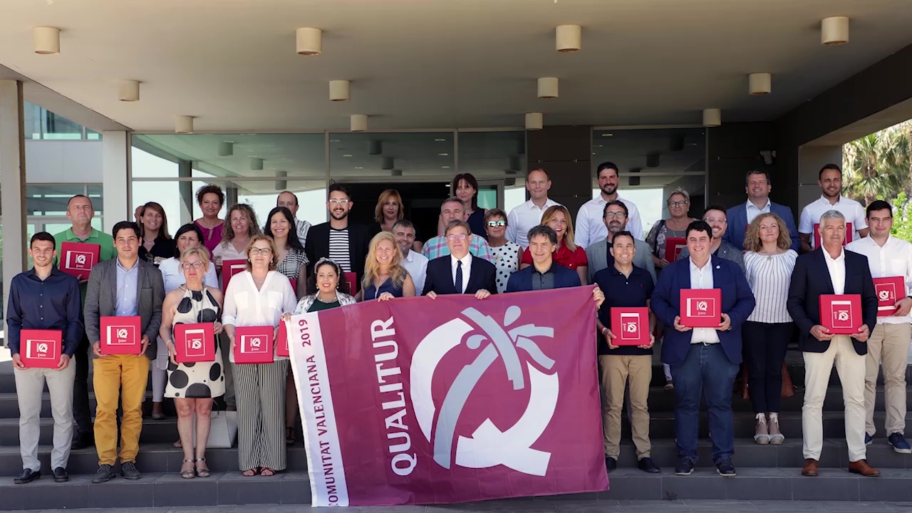 Imagen de Orihuela, Pilar de la Horada y Torrevieja recogen sus banderas Qualitur 2019