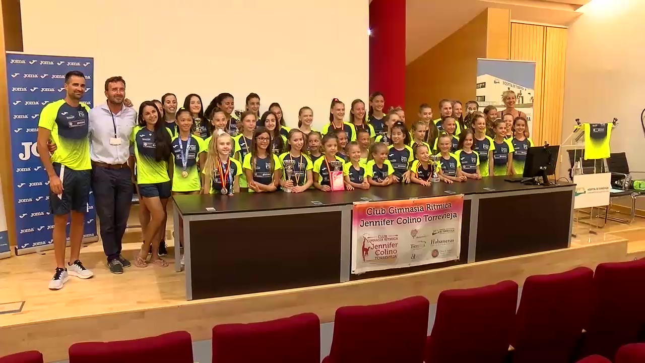 Imagen de El Hospital de Torrevieja se convierte en el patrocinador del Club Gimnasia Rítmica Jennifer Colino