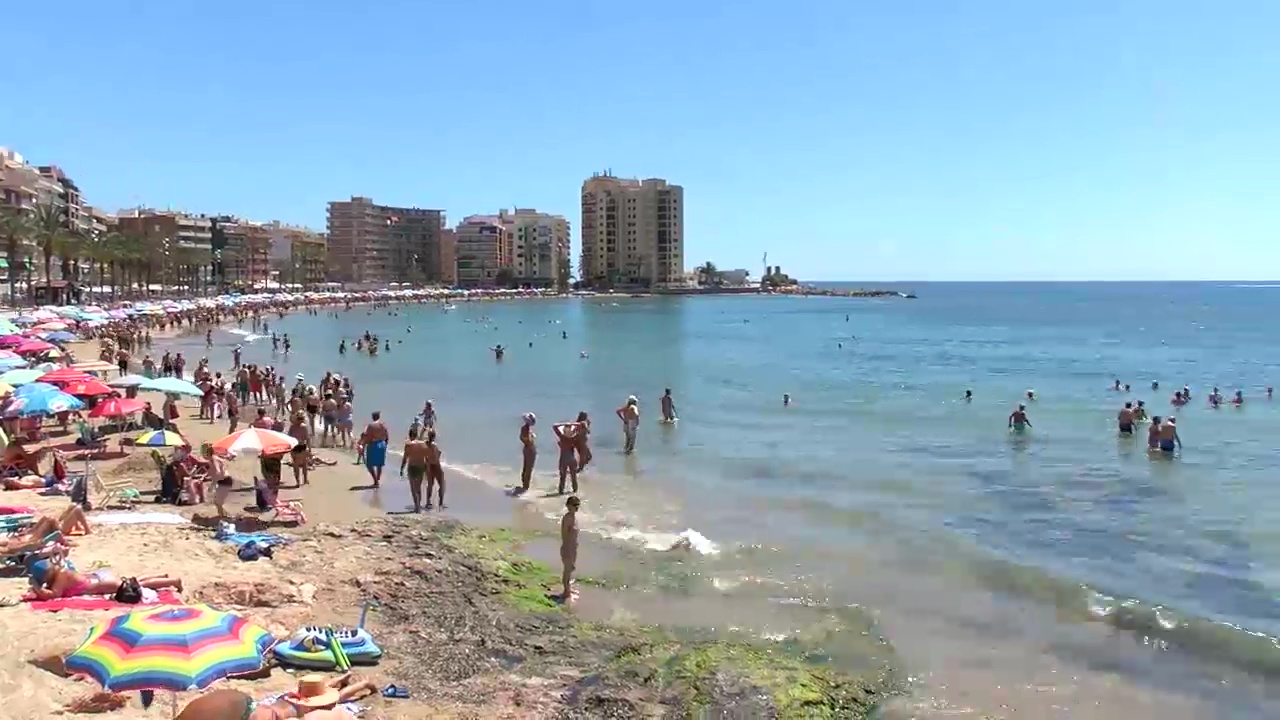 Imagen de Sueña Torrevieja organiza una campaña de recogida de plásticos y colillas