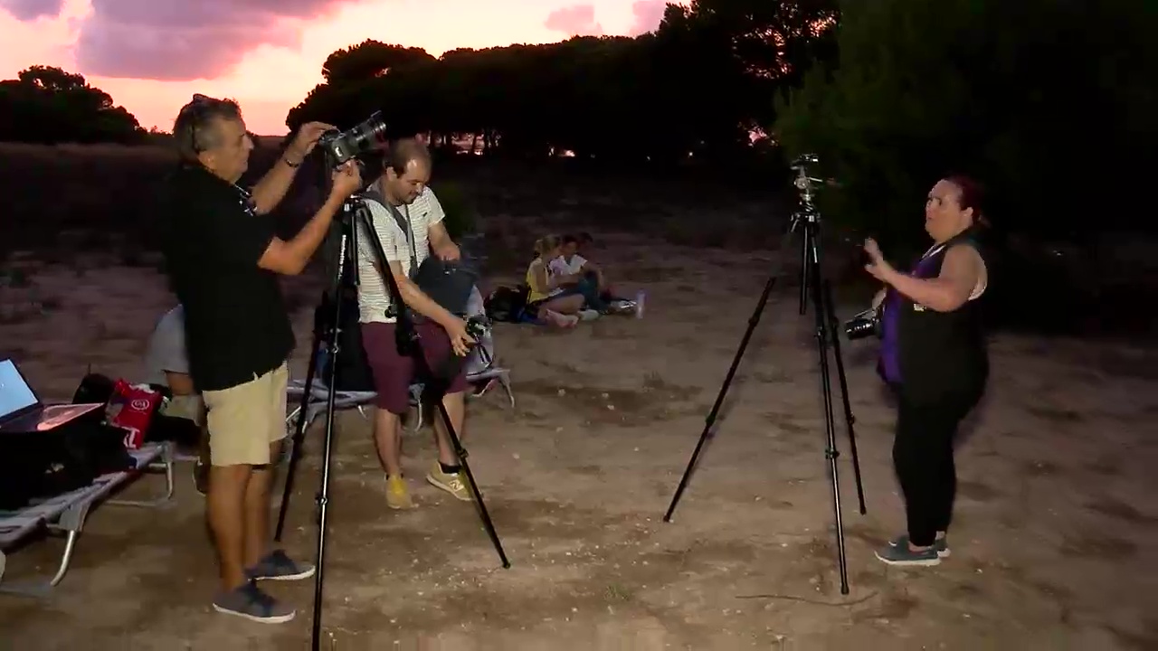 Imagen de Más de un centenar de personas participan en la Observación de las Perseidas en el Parque