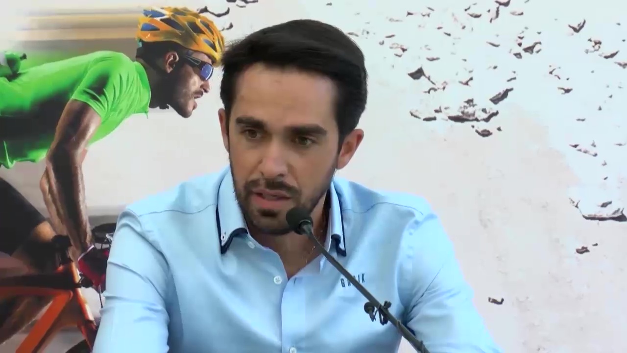 Imagen de Alberto Contador visita Torrevieja como embajador de la campaña «Bicis para la vida»