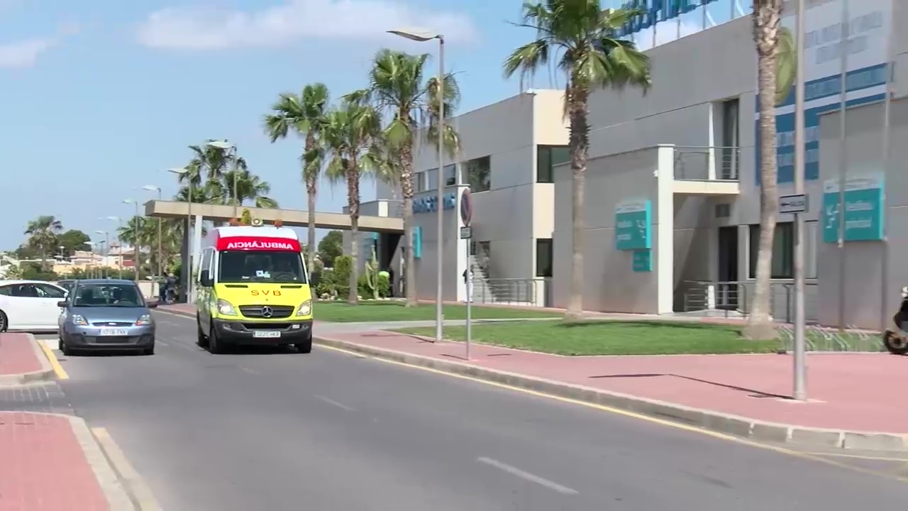 Imagen de El Hospital de Torrevieja incorpora un novedoso sistema de rehabilitación para pacientes con vértigo