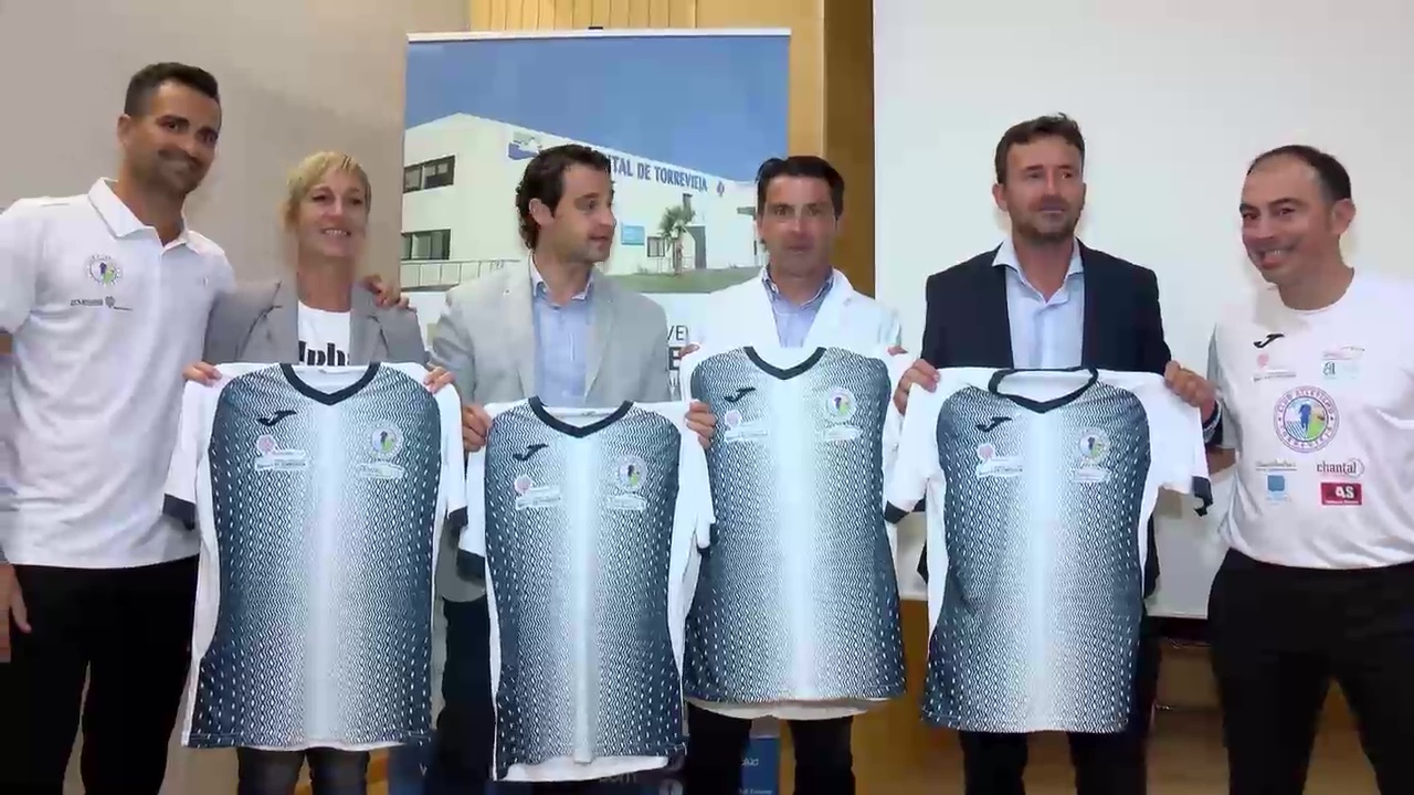 Imagen de Torrevieja Salud renueva su compromiso con el atleta Luis Manuel Corchete y el Club de Atletismo