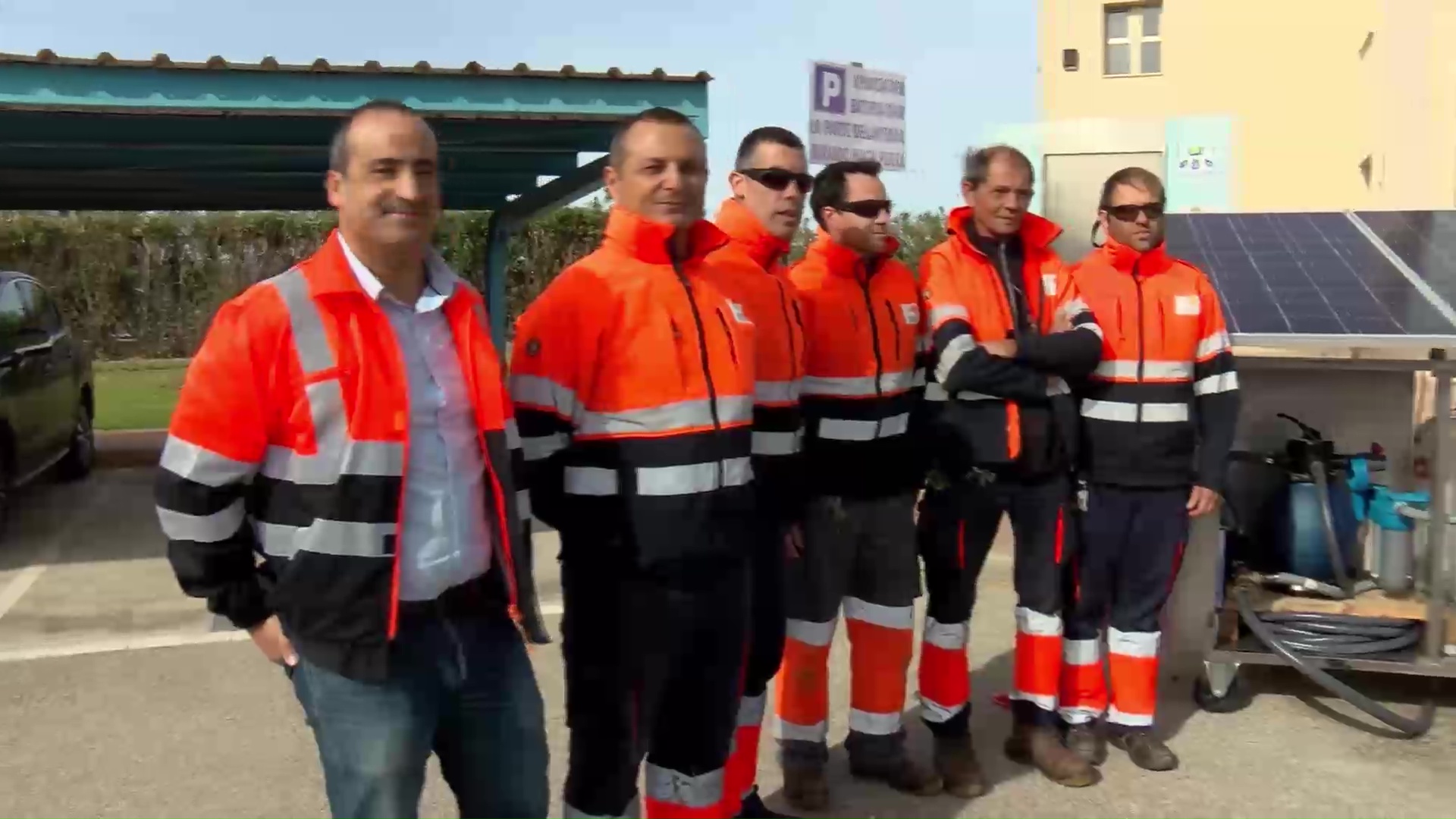 Imagen de Los trabajadores de la depuradora de Torrevieja construyen una potabilizadora solar para Bali