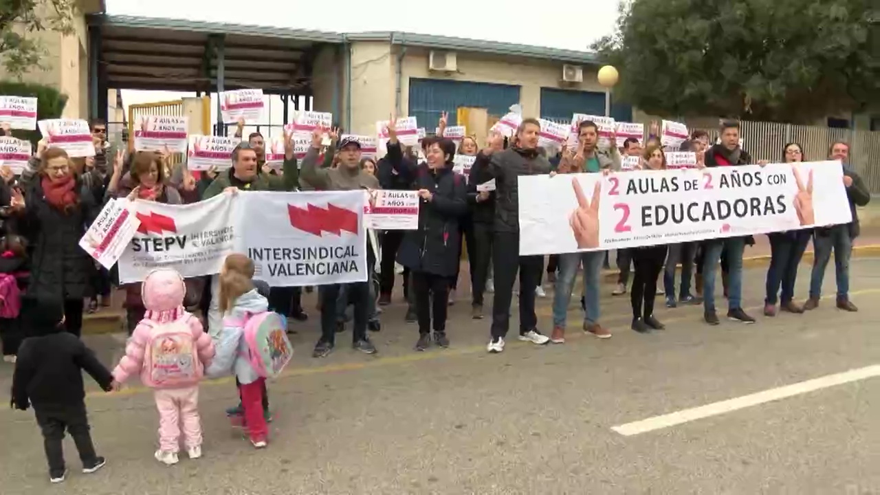 Imagen de Consellería se niega a cubrir plaza de educadora para mantener aula de dos años