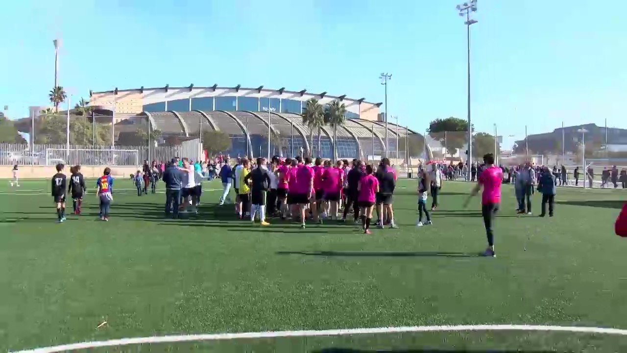 Imagen de El deporte torrevejense se vuelca con la Vega Baja