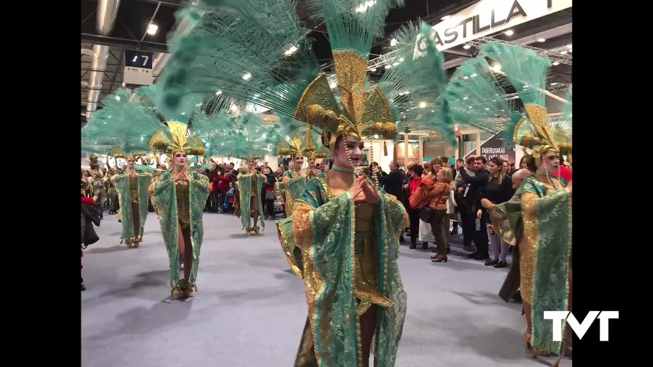 Imagen de Fitur se llena de música y color con los desfiles del Carnaval de Torrevieja