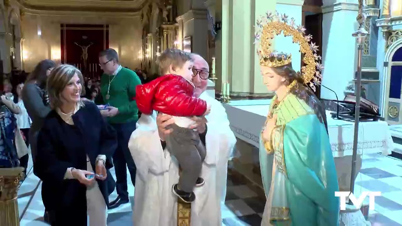 Imagen de Una treintena de niños y niñas son presentados a La Purísima en el día de la Candelaria